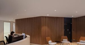 DECOARLUS. Apliques, plafones y downlights para crear ambientes interiores confortables